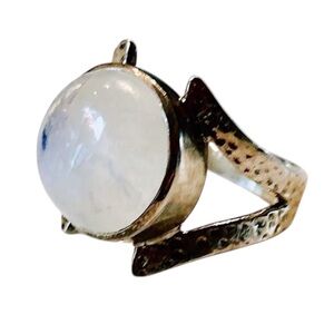 Artisan 925 marked sterling silver & Translucent moonstone quartz Ring size 8